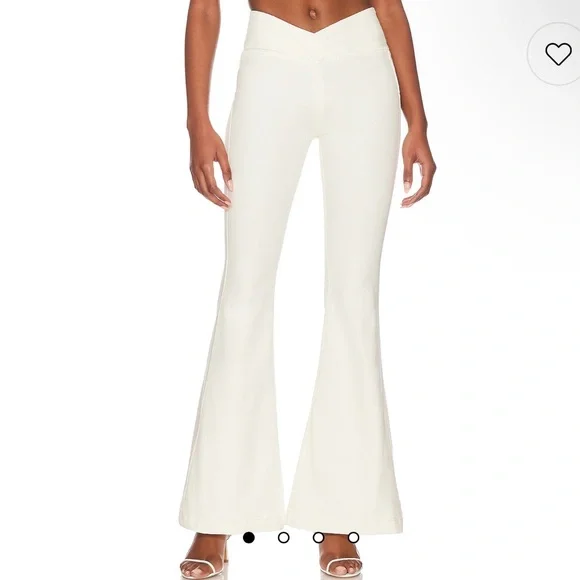 Free People Venice Beach Flare Jeans in Worn White. NWT size 30,31. - Picture 5 of 11